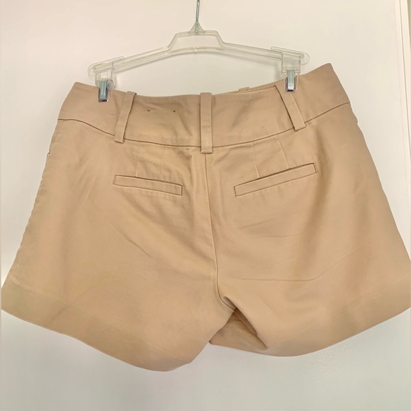 Ann Taylor Signature Shorts, size 2 - Picture 2 of 3